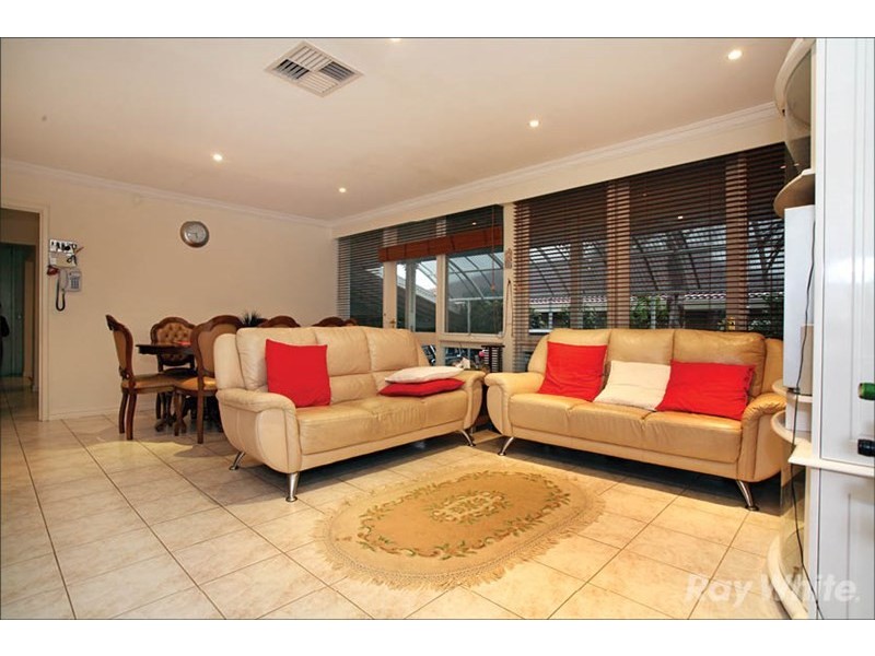 709 Ferntree Gully Road, Glen Waverley VIC 3150
