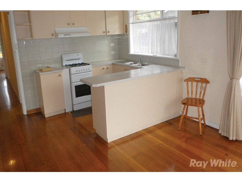 27 Middleborough Road, Burwood VIC 3125