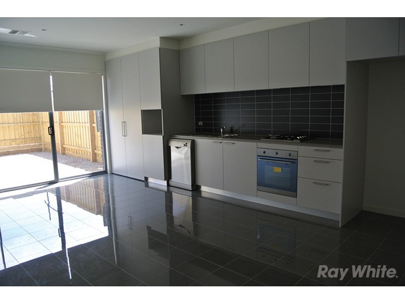 2C Grove Way, Wantirna South VIC 3152