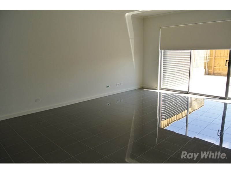 2C Grove Way, Wantirna South VIC 3152