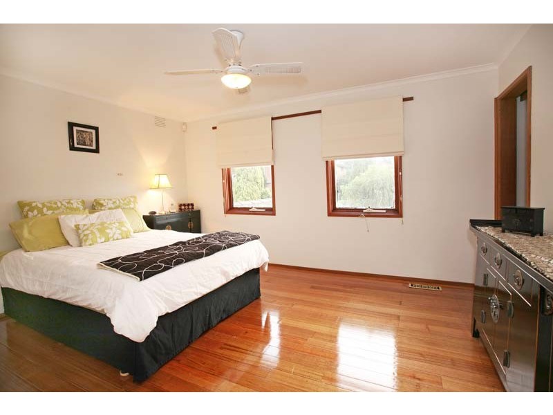 4 Pentland Court, Glen Waverley VIC 3150