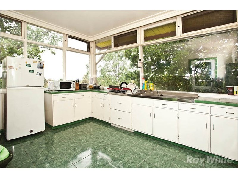 1 Avon Court, Glen Waverley VIC 3150