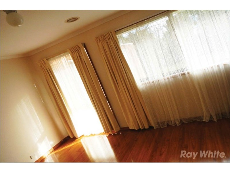 4 Vista Crescent, Rowville VIC 3178