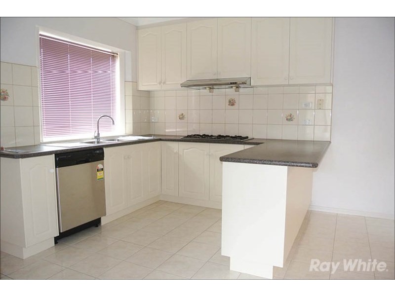 2/13 Garrisson Drive, Glen Waverley VIC 3150