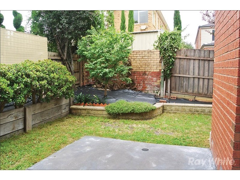 2/13 Garrisson Drive, Glen Waverley VIC 3150