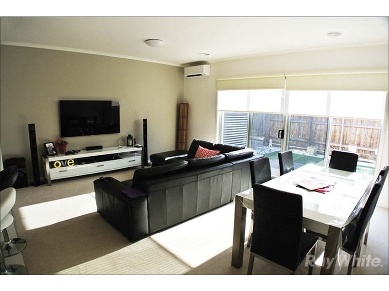 13 Newcastle Drive, Mulgrave VIC 3170