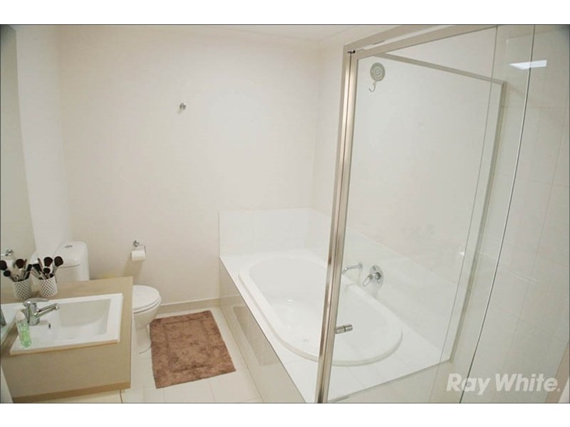 13 Newcastle Drive, Mulgrave VIC 3170