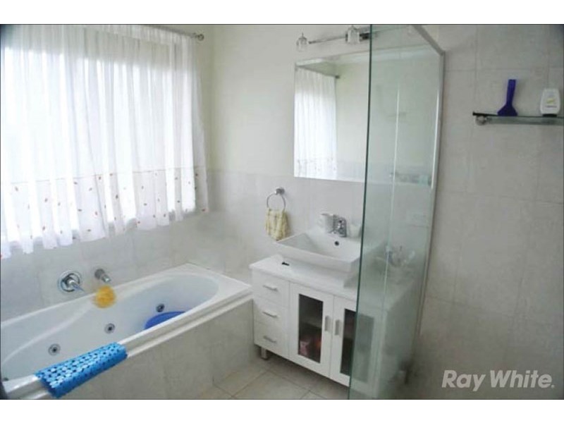 211 Brandon Park Drive, Wheelers Hill VIC 3150