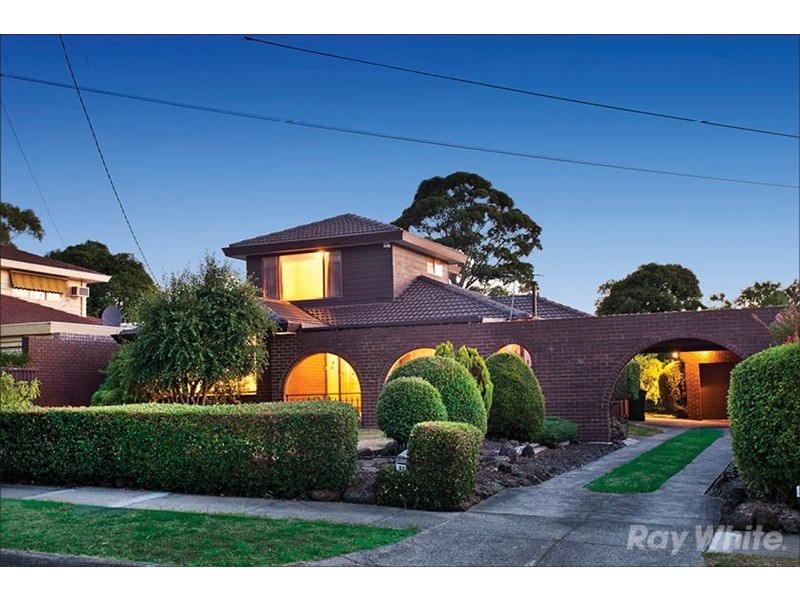 32 Maylands Crescent, Glen Waverley VIC 3150
