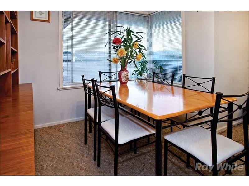 32 Maylands Crescent, Glen Waverley VIC 3150