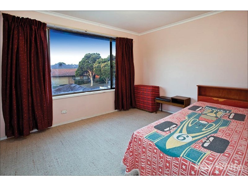 32 Maylands Crescent, Glen Waverley VIC 3150