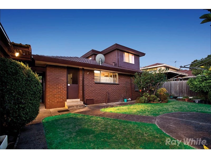 32 Maylands Crescent, Glen Waverley VIC 3150