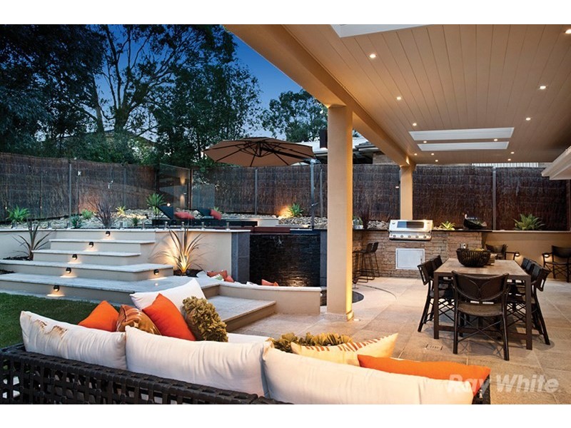 2 Maitland Close, Mulgrave VIC 3170