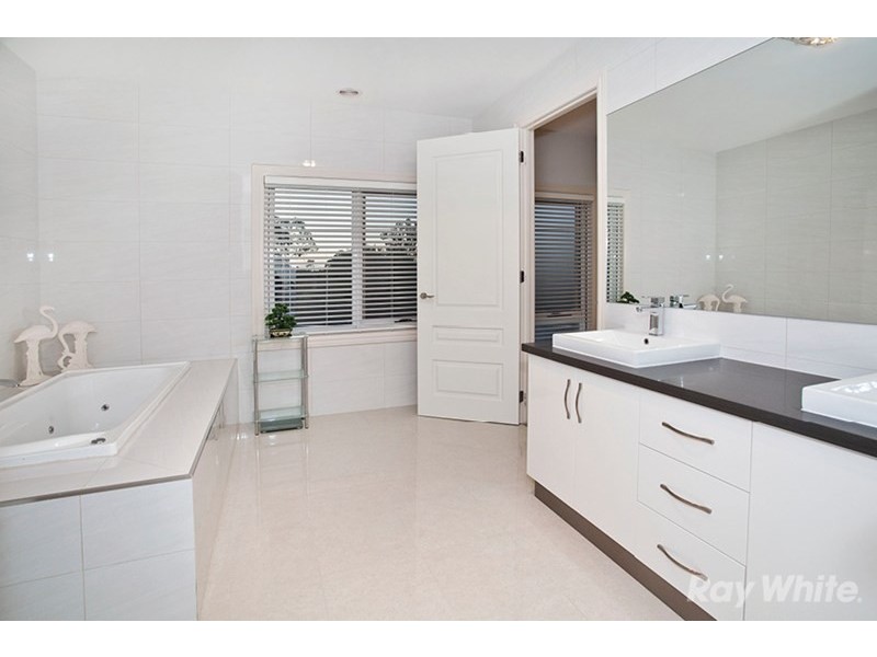 5 Sagan Court, Glen Waverley VIC 3150