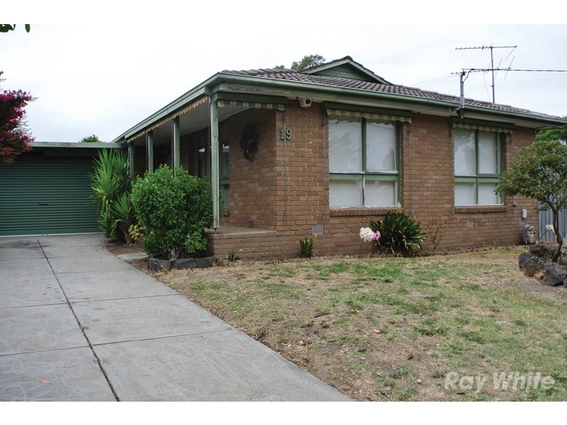 19 Leatherwood Crescent, Wheelers Hill VIC 3150