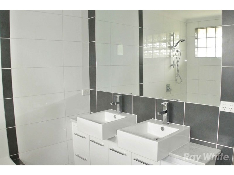 19 Leatherwood Crescent, Wheelers Hill VIC 3150