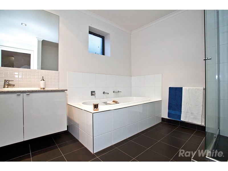 36 Waverley Park Drive, Mulgrave VIC 3170