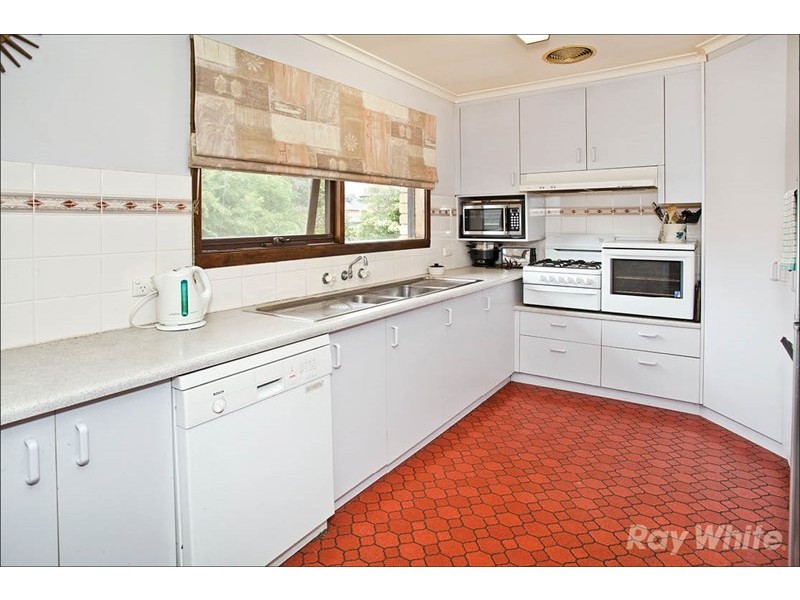 47 Packham Crescent, Glen Waverley VIC 3150