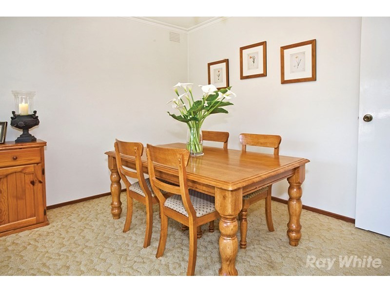 52 Guinevere Parade, Glen Waverley VIC 3150