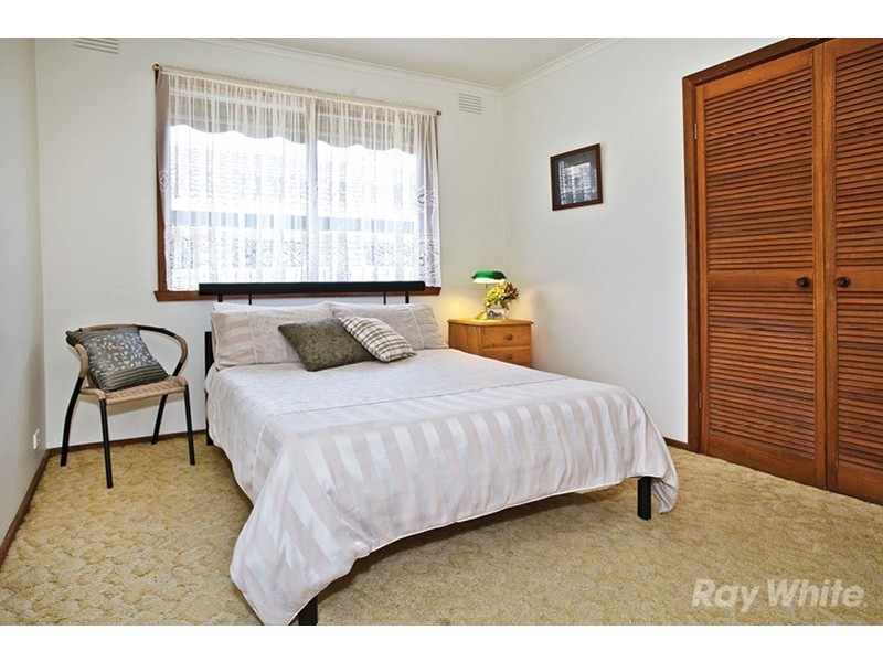 52 Guinevere Parade, Glen Waverley VIC 3150