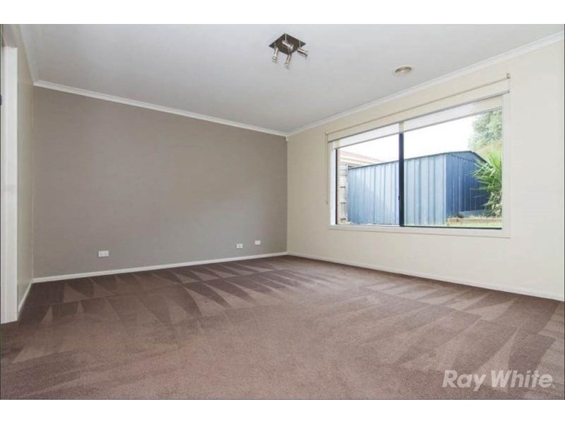 28 Edinburgh Drive, Skye VIC 3977