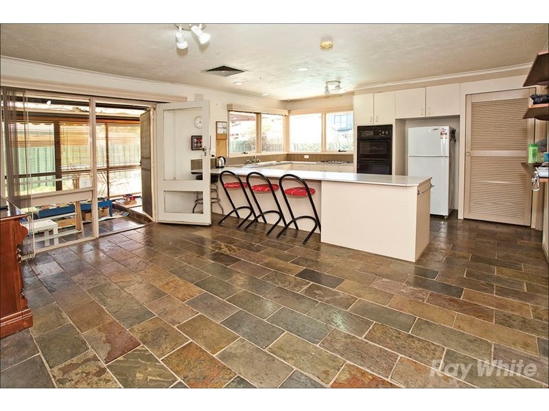 5 Mackerras Court, Wheelers Hill VIC 3150