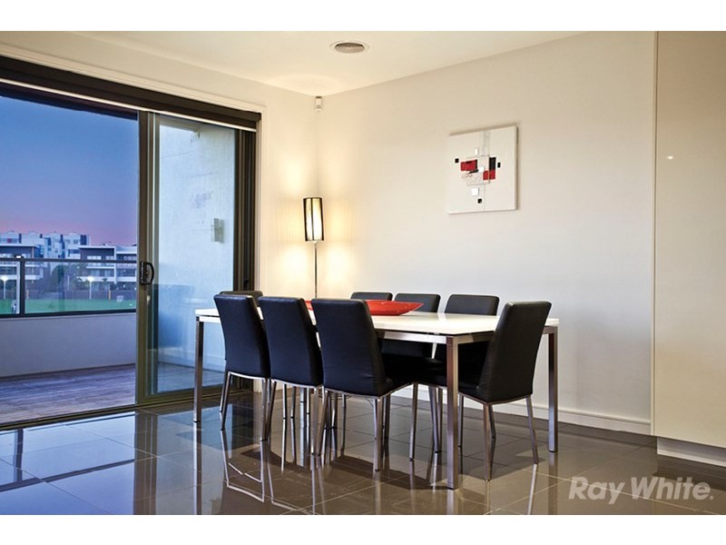 76 Waverley Park Drive, Mulgrave VIC 3170