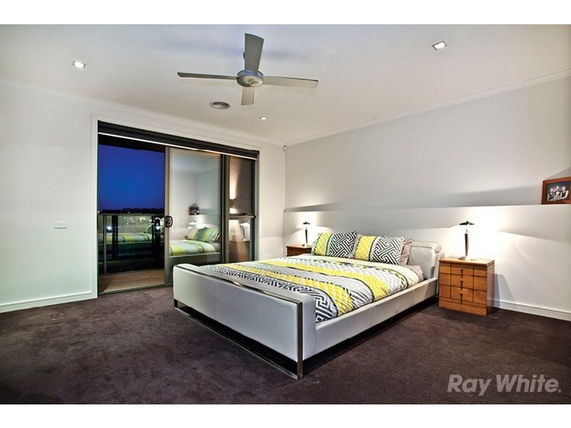 76 Waverley Park Drive, Mulgrave VIC 3170