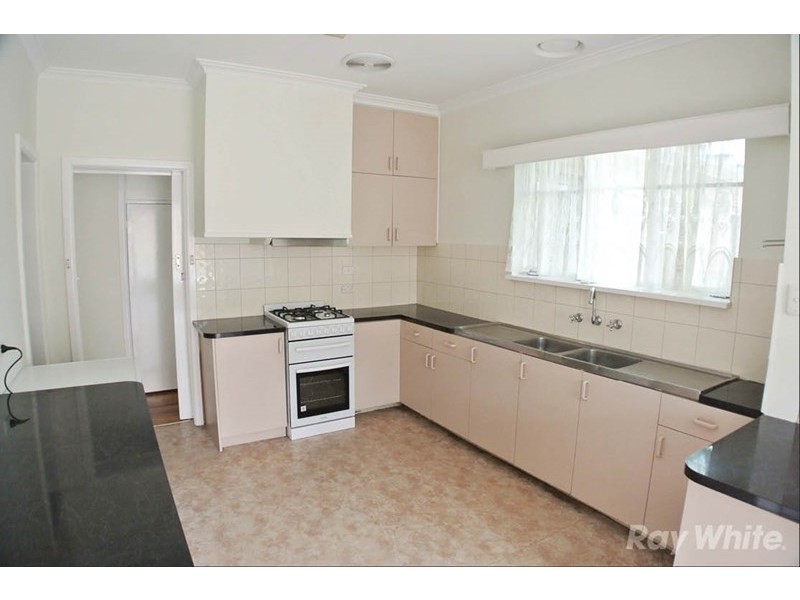 37 Jordan Grove, Glen Waverley VIC 3150