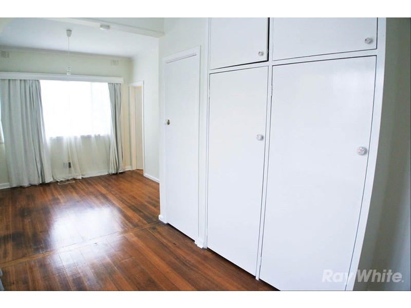 37 Jordan Grove, Glen Waverley VIC 3150