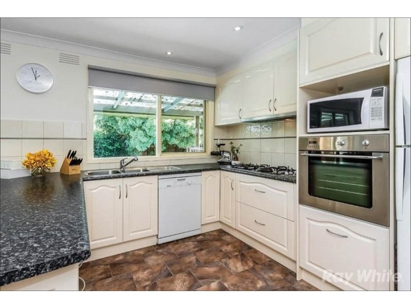 6 Greenwich Court, Glen Waverley VIC 3150