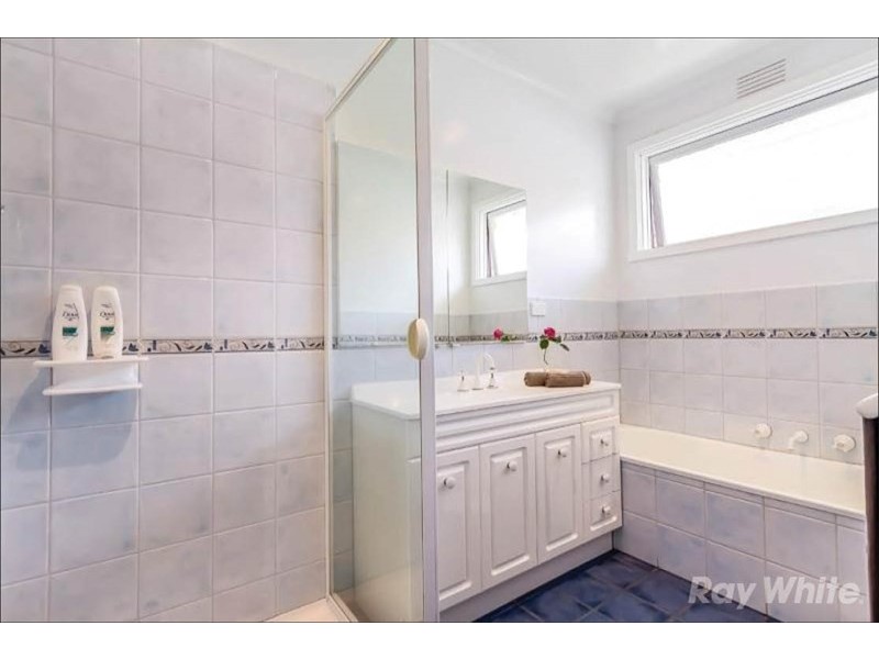 6 Greenwich Court, Glen Waverley VIC 3150