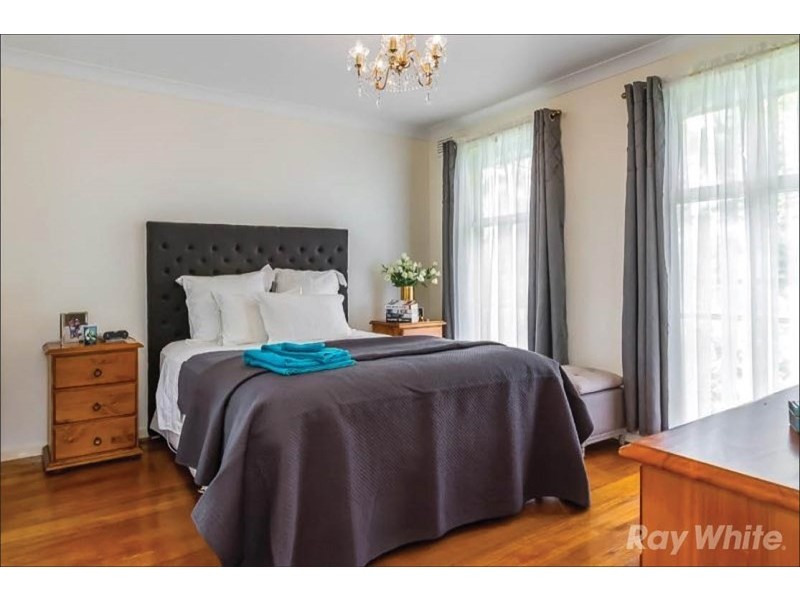 6 Greenwich Court, Glen Waverley VIC 3150