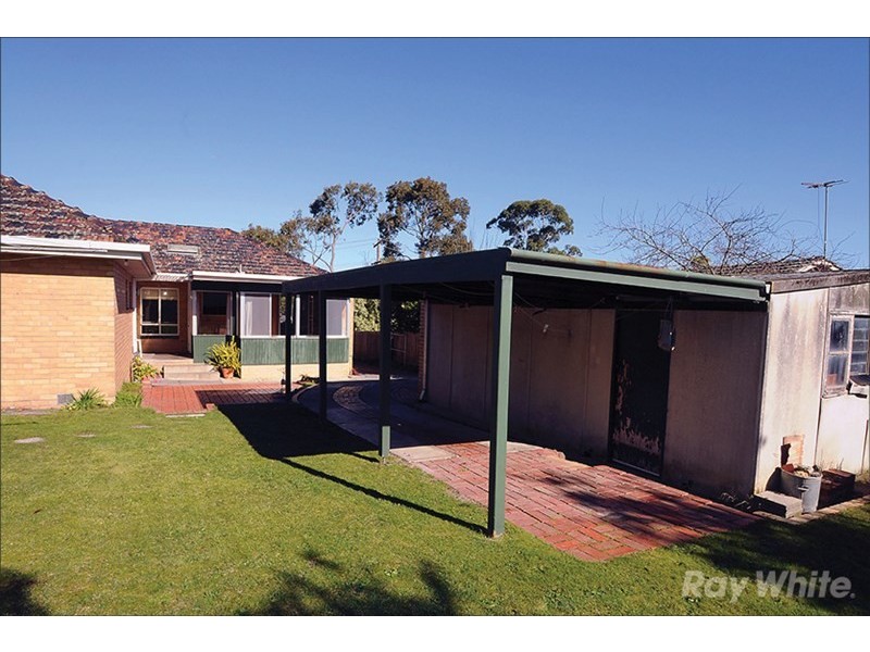 35 Larch Crescent, Mount Waverley VIC 3149