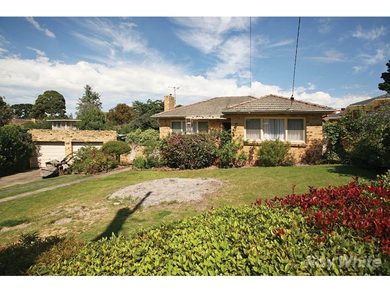 13 Aurisch Avenue, Glen Waverley VIC 3150