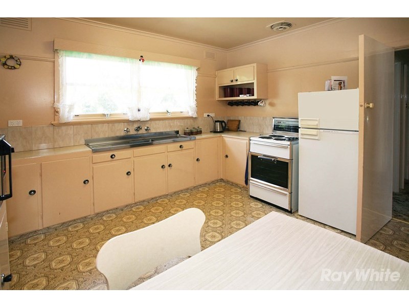 13 Aurisch Avenue, Glen Waverley VIC 3150