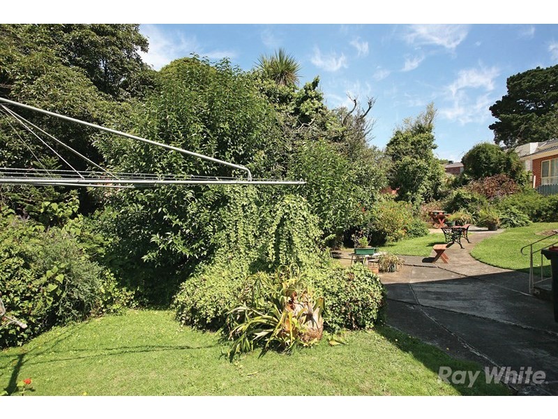 13 Aurisch Avenue, Glen Waverley VIC 3150