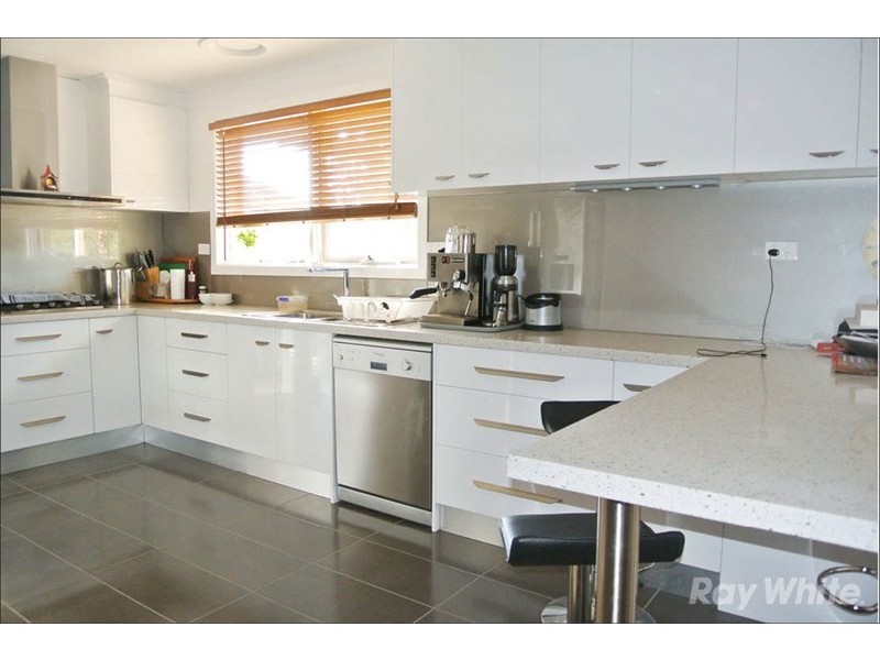 15 Lalor Close, Mulgrave VIC 3170