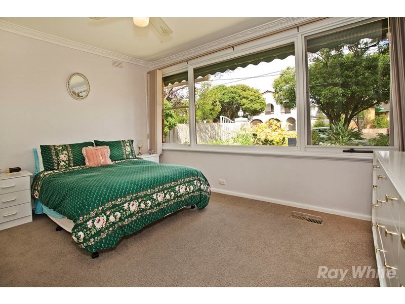 24 Durward Avenue, Glen Waverley VIC 3150