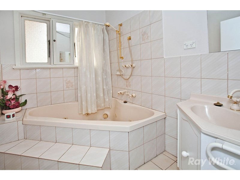 24 Durward Avenue, Glen Waverley VIC 3150