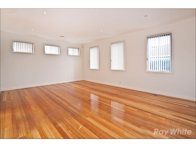 2/4 Flora Road, Clayton VIC 3168