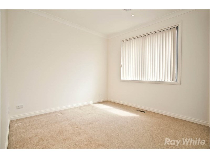 2/4 Flora Road, Clayton VIC 3168