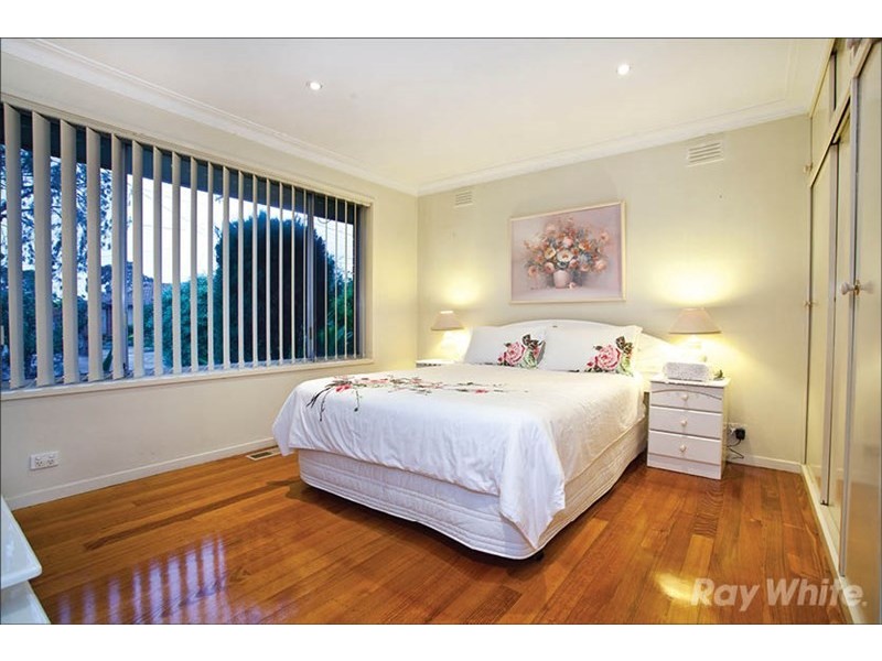 42 Denver Crescent, Mulgrave VIC 3170