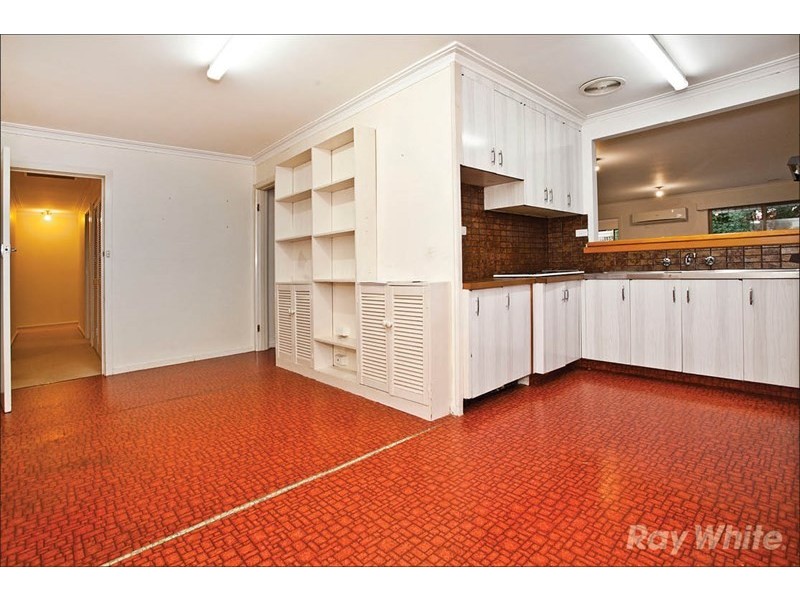 15 Lowen Road, Glen Waverley VIC 3150