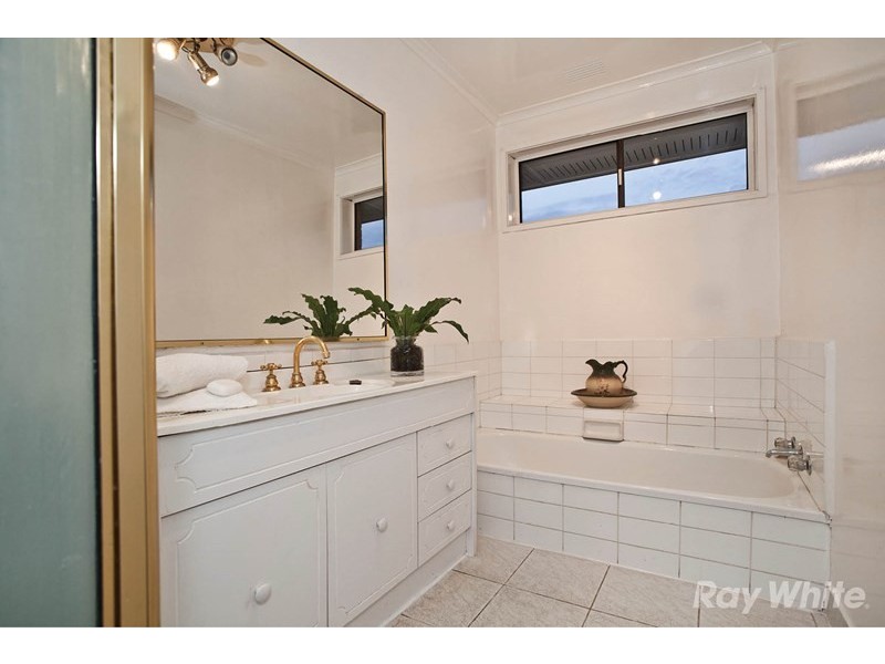 31 Bengal Crescent, Mount Waverley VIC 3149