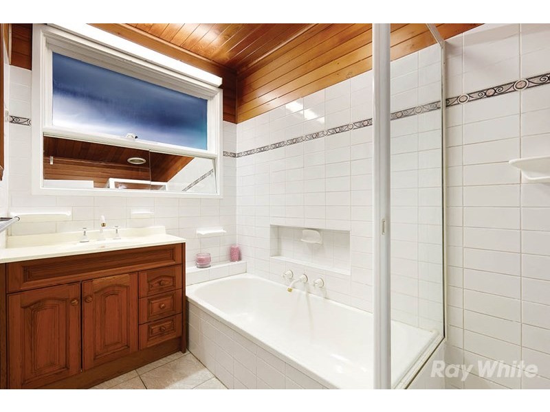 12 Templewood Avenue, Noble Park North VIC 3174