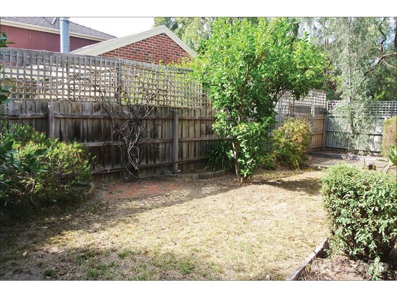 3 Howitt Place, Burwood East VIC 3151