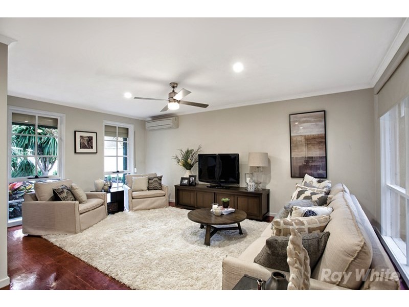 4 Doyle Place, Endeavour Hills VIC 3802