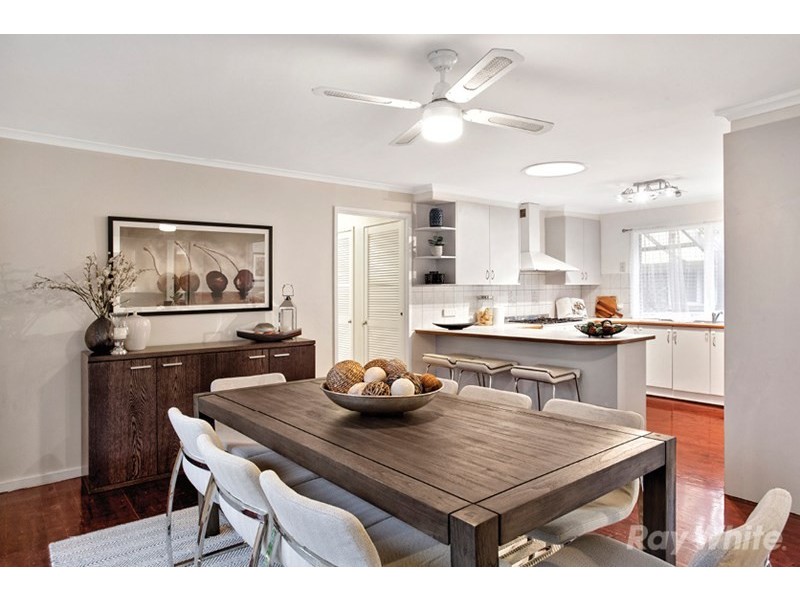 4 Doyle Place, Endeavour Hills VIC 3802