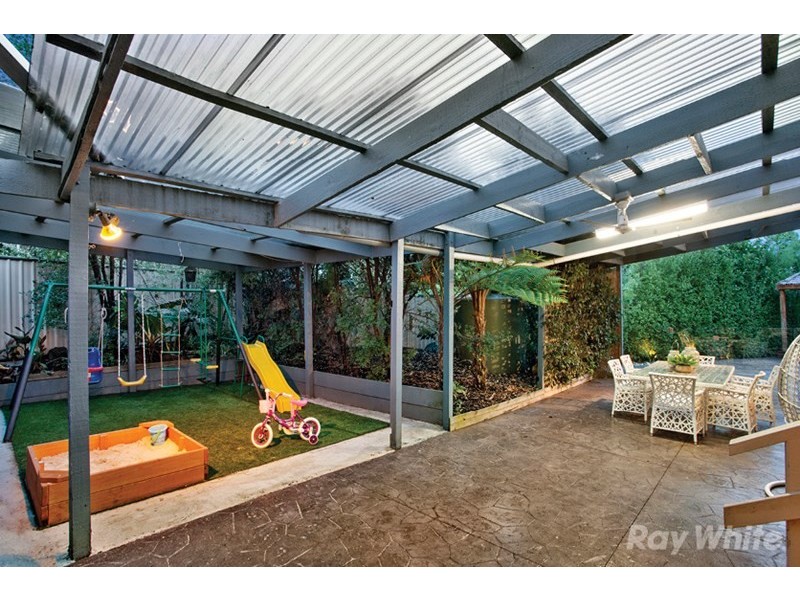 4 Doyle Place, Endeavour Hills VIC 3802